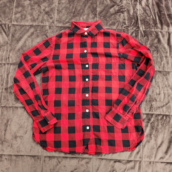Old Navy Buffalo Plaid Classic Button Down Shirt - Picture 1 of 7